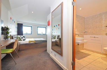 Classic Studio, Gallery Apartments, 2 Port Dundas Place, City Centre, Glasgow - Image 3