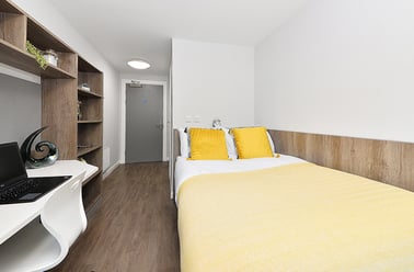 Silver En Suite, The Mill House, 400 Gorgie Road, Gorgie, Edinburgh - Image 2