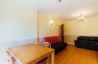 Oaklands Avenue, City Centre, Loughborough - Image 2