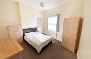 Ashby square, City Centre, Loughborough - Image 3