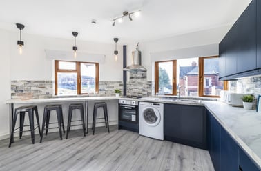 Queens Road, Hyde Park, Leeds - Image 3