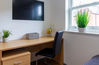 Silver Ensuite, Alexandra Hall, Victoria Terrace, Central, Aberystwyth - Image 2