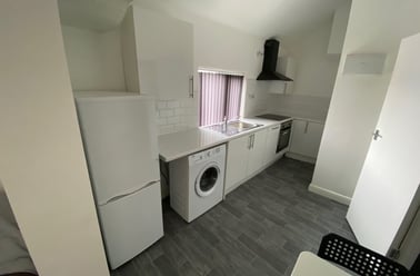 Chapeltown Road, Woodhouse, Leeds - Image 3