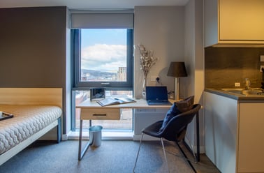 Deluxe Studio, Straits Manor, 52 West Street, City Centre, Sheffield - Image 2