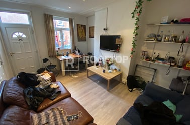 Welton Mount, Hyde Park, Leeds - Image 3