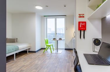 Super Deluxe Studio, Plymouth Cross House, 6 Raleigh Street, City Centre, Plymouth - Image 2