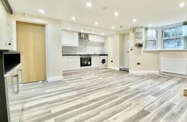 Ashwood Terrace, Hyde Park, Leeds - Image 2