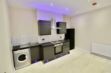 Ashwood Terrace, Hyde Park, Leeds - Image 3