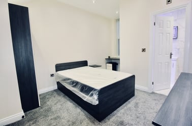 Ashwood Terrace, Hyde Park, Leeds - Image 3