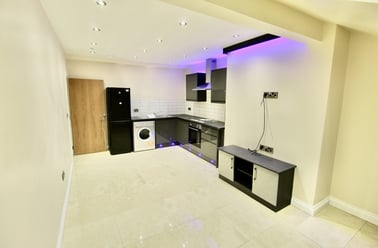 Ashwood Terrace, Hyde Park, Leeds - Image 2