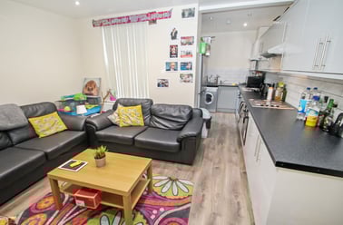 Hessle Mount, Hyde Park, Leeds - Image 2