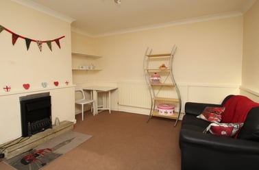 Brudenell Avenue, Hyde Park, Leeds - Image 2