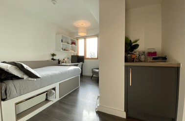 Luxury Studio, Charles Morton Court, 37-43 Green Lanes, Newington Green, London - Image 2