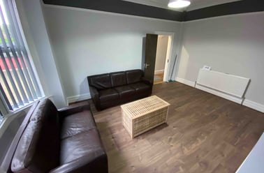 Brudenell Grove, Hyde Park, Leeds - Image 3