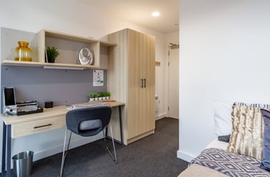 Classic 2 Bed Apartment, Straits Village, 123 Huntingdon Street, The Old Meadows, Nottingham - Image 3