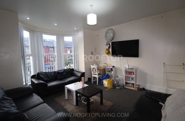 Ebor Place, Hyde Park, Leeds - Image 3
