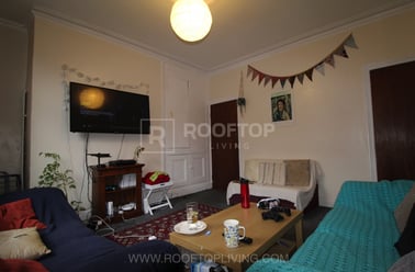 Hessle Place, Hyde Park, Leeds - Image 2
