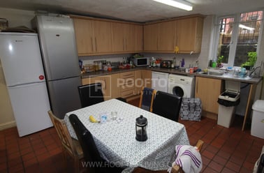 Hessle Place, Hyde Park, Leeds - Image 3