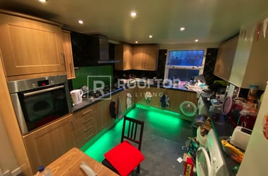 Chestnut Avenue, Hyde Park, Leeds - Image 2