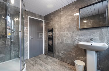 Queens Road, Hyde Park, Leeds - Image 3