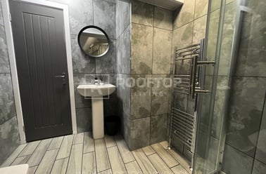 Queens Road, Hyde Park, Leeds - Image 2