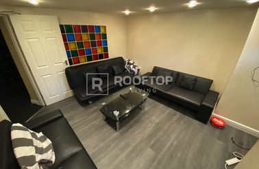 Mayville Avenue, Hyde Park, Leeds - Image 2