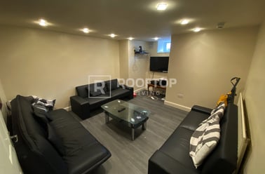 Mayville Avenue, Hyde Park, Leeds - Image 3