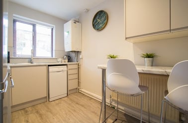 Victoria Court Mews, Hyde Park, Leeds - Image 2