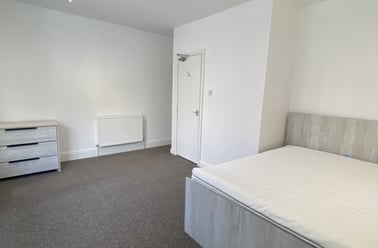 Broad Street, City Centre, Loughborough - Image 3