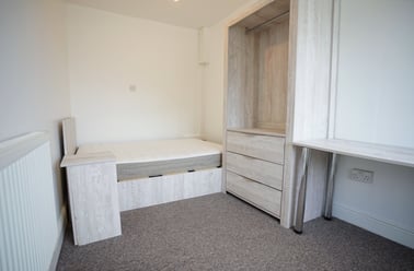 Valley Road, Shelthorpe, Loughborough - Image 2