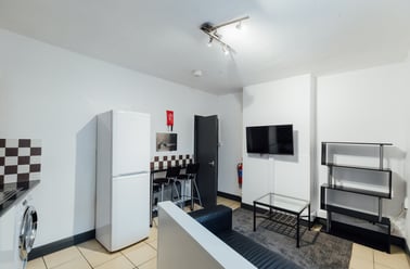 Ashby Square, City Centre, Loughborough - Image 2