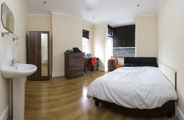 Storer Road, City Centre, Loughborough - Image 2
