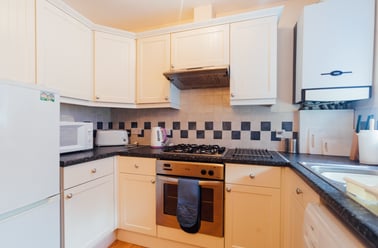 Carlton Close, City Centre, Loughborough - Image 3