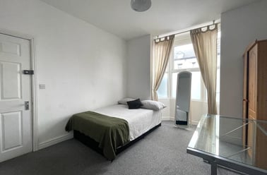 Carholme Road, West End, Lincoln - Image 2