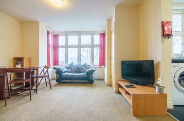 The Avenue, West End, Lincoln - Image 3