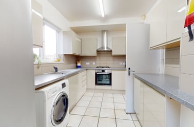 Holt Drive, Shelthorpe, Loughborough - Image 2