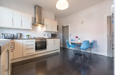 Brudenell View, Hyde Park, Leeds - Image 2