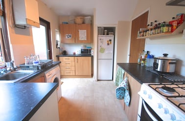 Wakenshaw Road, Gilesgate, Durham - Image 2