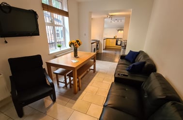 Mabfield Road, Fallowfield, Manchester - Image 2