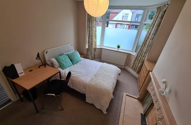 Leeshall Crescent, Fallowfield, Manchester - Image 3