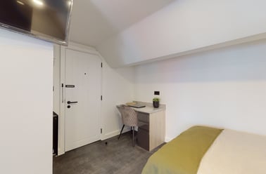 Bridlesmith Gate, Lace Market, Nottingham - Image 3