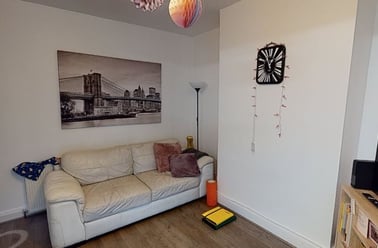 Oaklands Avenue, City Centre, Loughborough - Image 2
