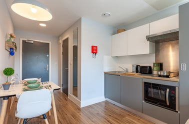 Premium Studio, West Way Square, 5 West Way Square, Cowley, Oxford - Image 2