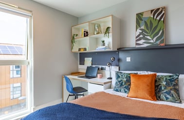 Superior Studio, West Way Square, 5 West Way Square, Cowley, Oxford - Image 2