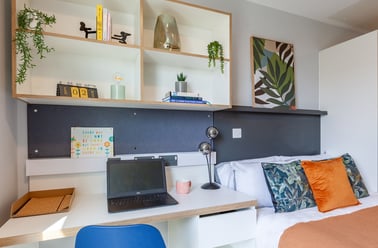 Superior Studio, West Way Square, 5 West Way Square, Cowley, Oxford - Image 3