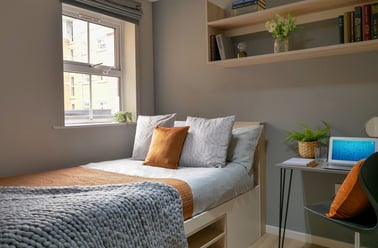 Classic 3 Bed Apartment, Emily Davies, Western Esplanade, Portswood, Southampton - Image 2