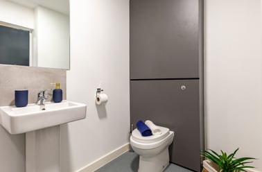 Premium Studio, Allen Court, 1 Cromwell Range, Fallowfield, Manchester - Image 2