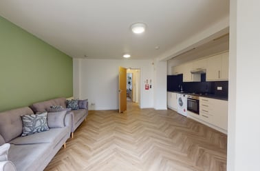 Moorland Avenue, Hyde Park, Leeds - Image 3