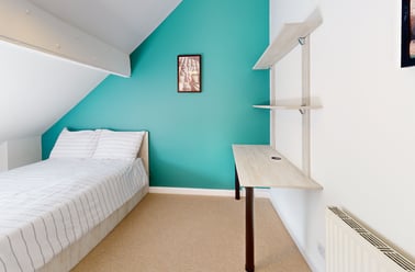 Moorland Avenue, Hyde Park, Leeds - Image 2