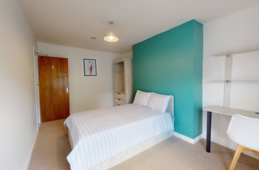 Moorland Avenue, Hyde Park, Leeds - Image 3